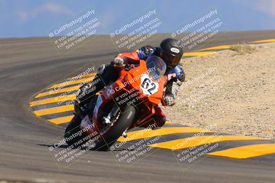 media/Oct-09-2022-SoCal Trackdays (Sun) [[95640aeeb6]]/Turn 12 (140pm)/